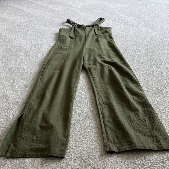 Emory Park Khaki Jumpsuit with Tie Straps - Picture 3 of 6